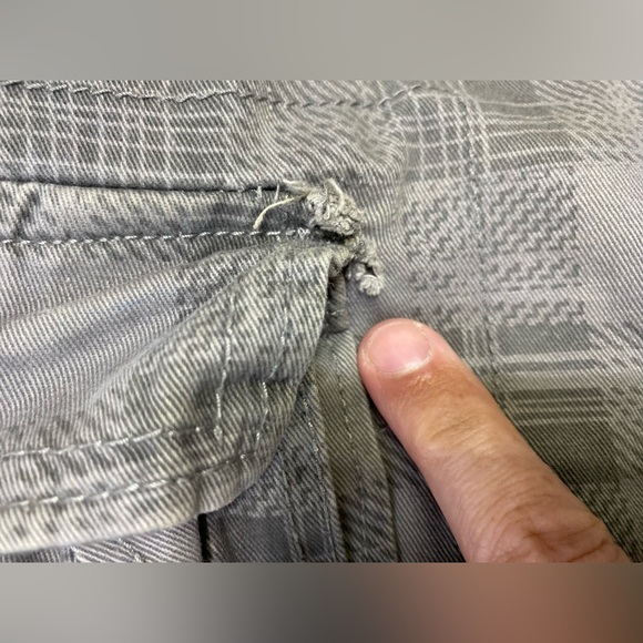Cargo Shorts Grey Printed Plaid-like Design Casual Classic Timeless Shorts sz 32 - Picture 5 of 6